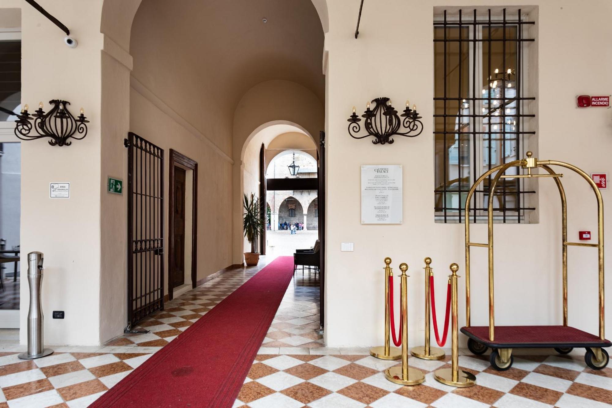 Bonacolsi Collection Hotell Mantova Eksteriør bilde